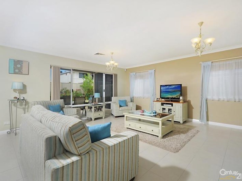 18 Dotterel Green, Jindalee WA 6036