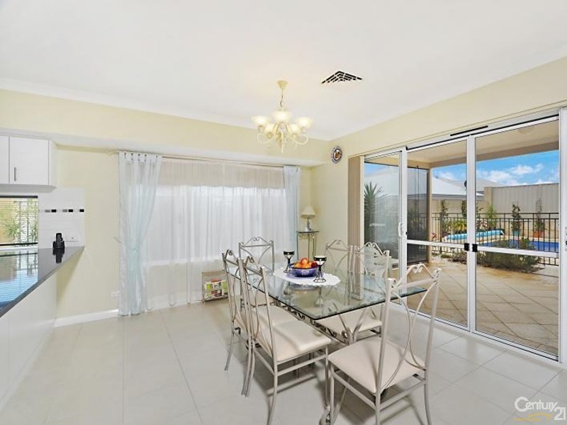18 Dotterel Green, Jindalee WA 6036