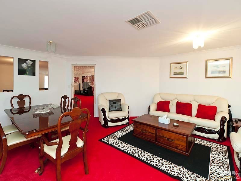 32 Burnett Drive, Clarkson WA 6030
