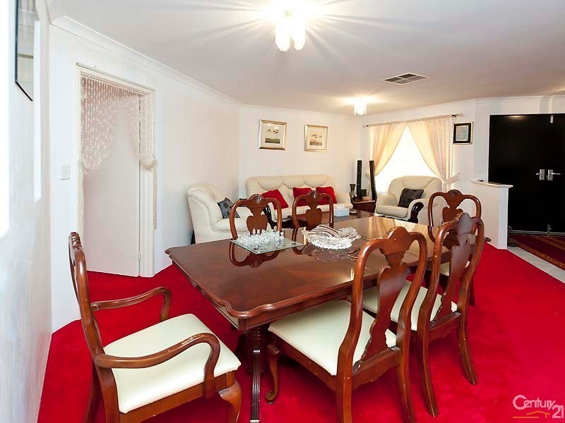 32 Burnett Drive, Clarkson WA 6030