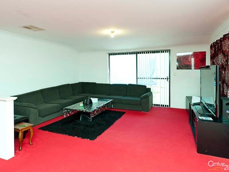 32 Burnett Drive, Clarkson WA 6030