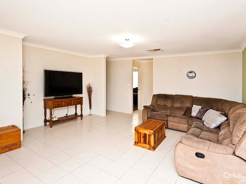 6 HORSLEY GREEN, Butler WA 6036