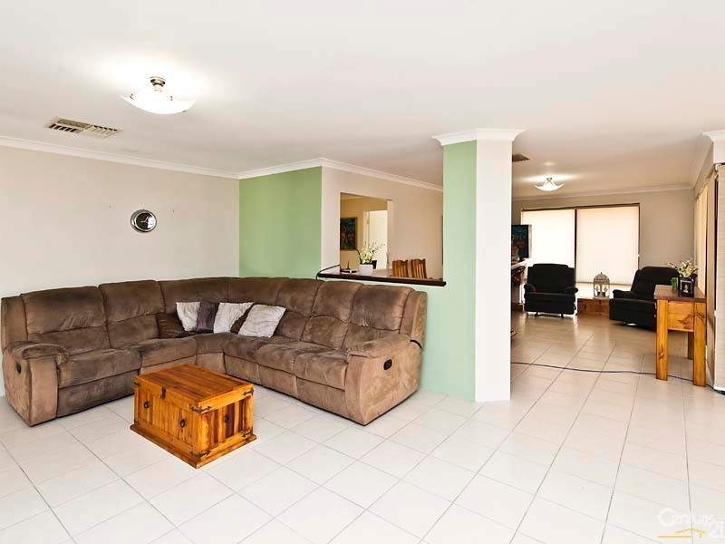 6 HORSLEY GREEN, Butler WA 6036