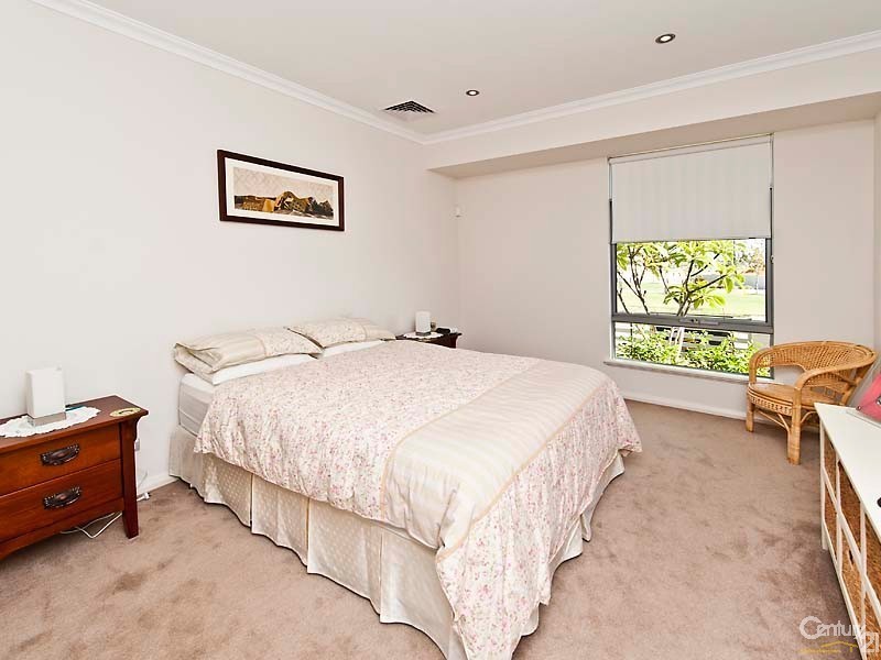 10 Navarre Way, Butler WA 6036