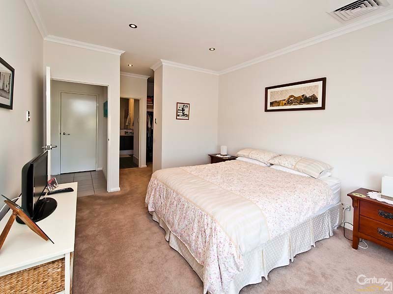 10 Navarre Way, Butler WA 6036