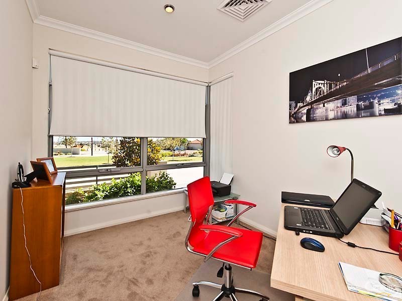 10 Navarre Way, Butler WA 6036