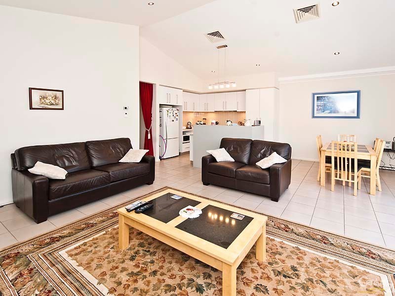 10 Navarre Way, Butler WA 6036