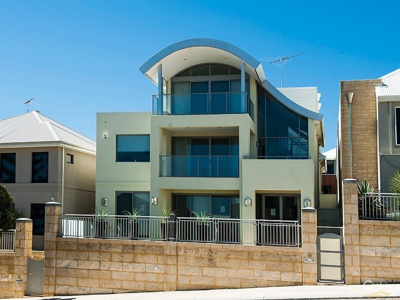 12 Swansea Promenade, Mindarie WA 6030