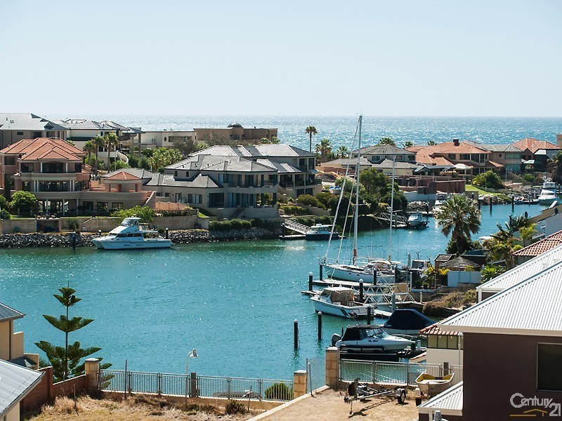 12 Swansea Promenade, Mindarie WA 6030