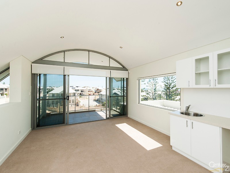 12 Swansea Promenade, Mindarie WA 6030