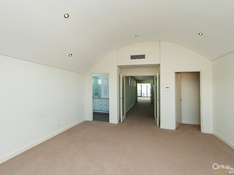 12 Swansea Promenade, Mindarie WA 6030