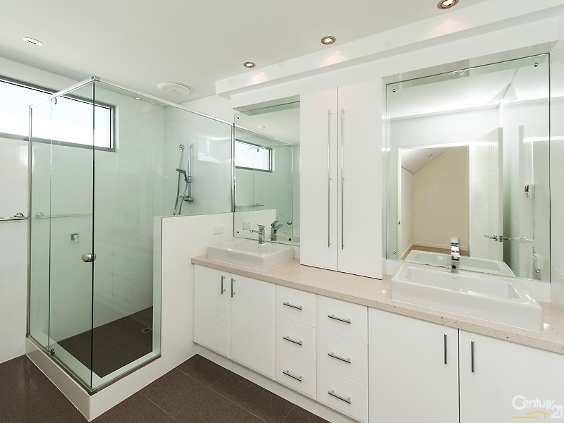 12 Swansea Promenade, Mindarie WA 6030