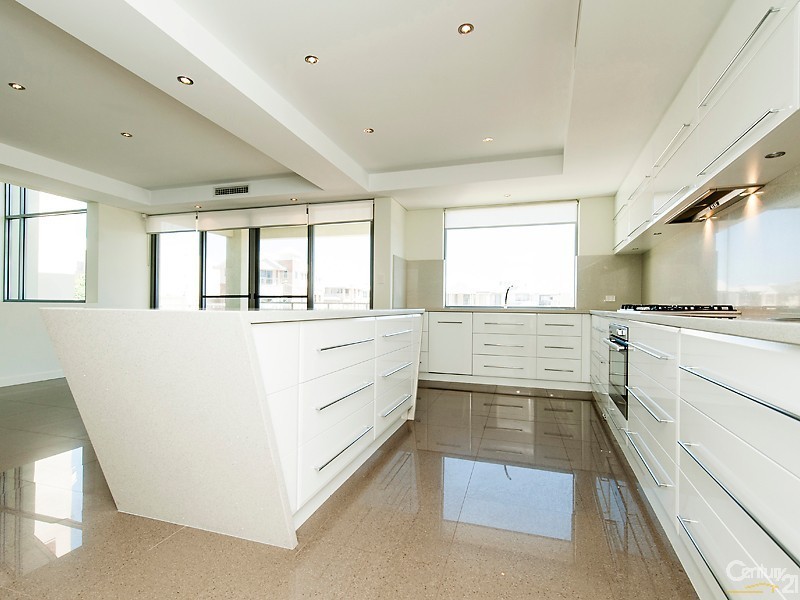 12 Swansea Promenade, Mindarie WA 6030