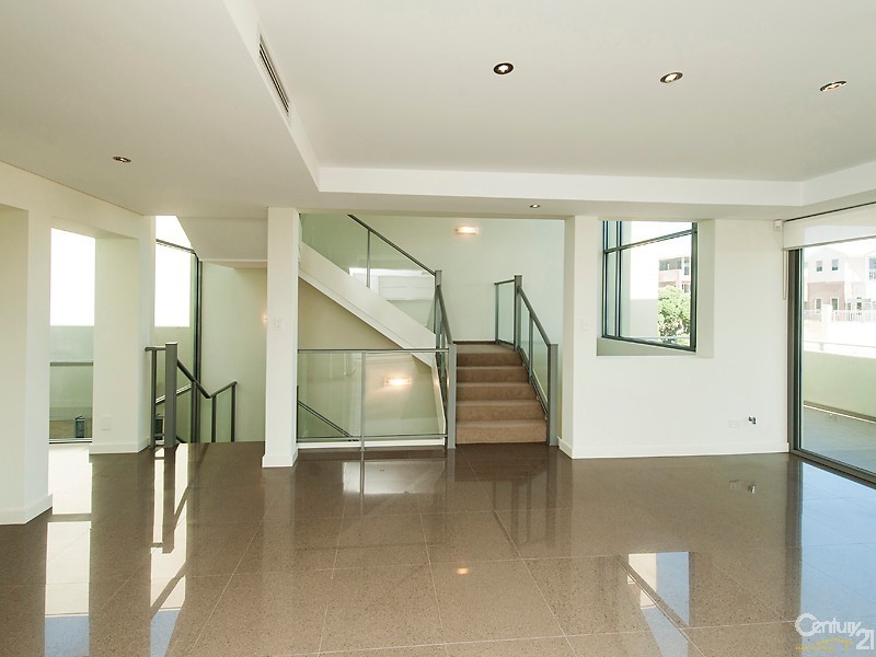 12 Swansea Promenade, Mindarie WA 6030