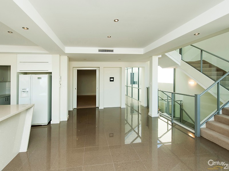 12 Swansea Promenade, Mindarie WA 6030