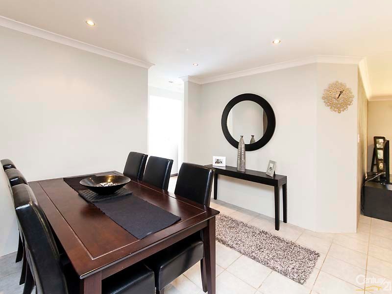 2/4 Larsson Walk, Clarkson WA 6030