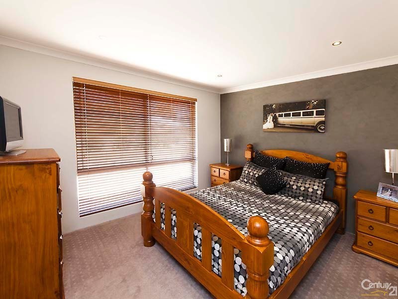 2/4 Larsson Walk, Clarkson WA 6030