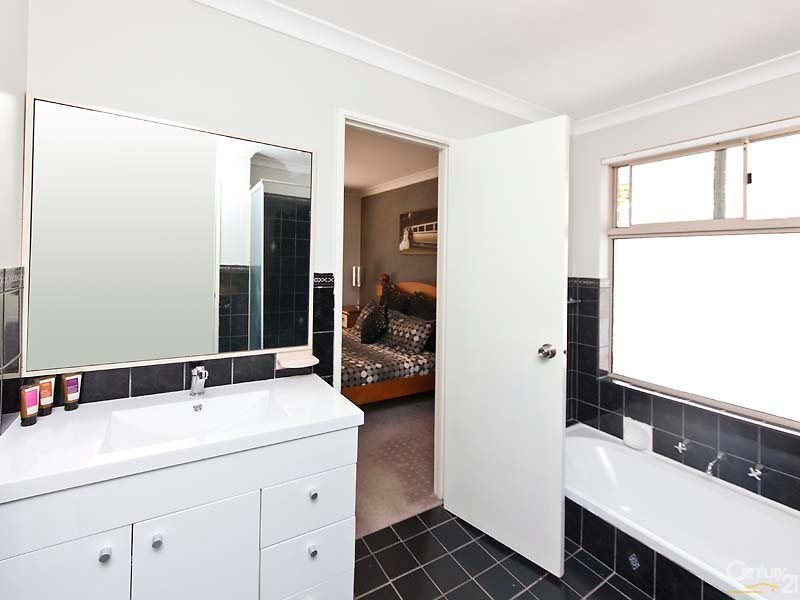 2/4 Larsson Walk, Clarkson WA 6030