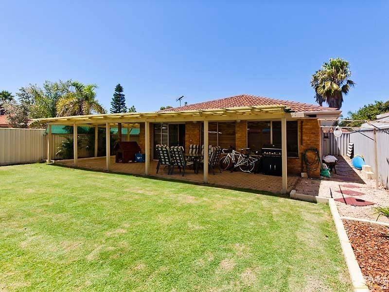 2/4 Larsson Walk, Clarkson WA 6030