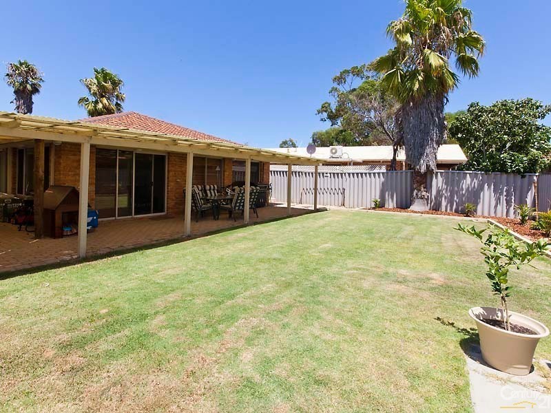 2/4 Larsson Walk, Clarkson WA 6030