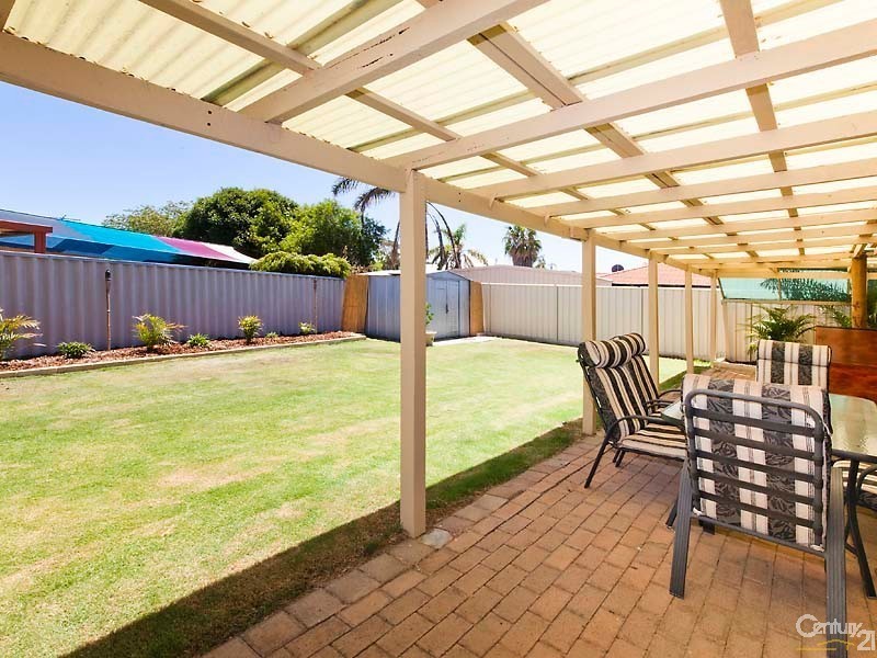 2/4 Larsson Walk, Clarkson WA 6030