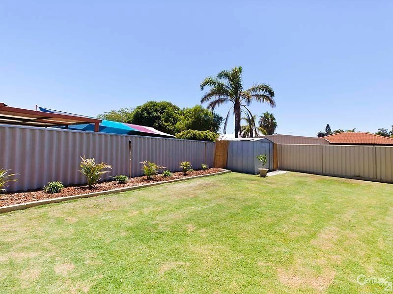 2/4 Larsson Walk, Clarkson WA 6030