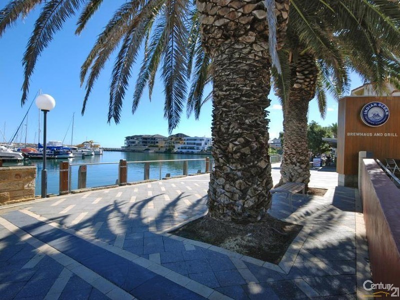 10 St Malo Court, Mindarie WA 6030