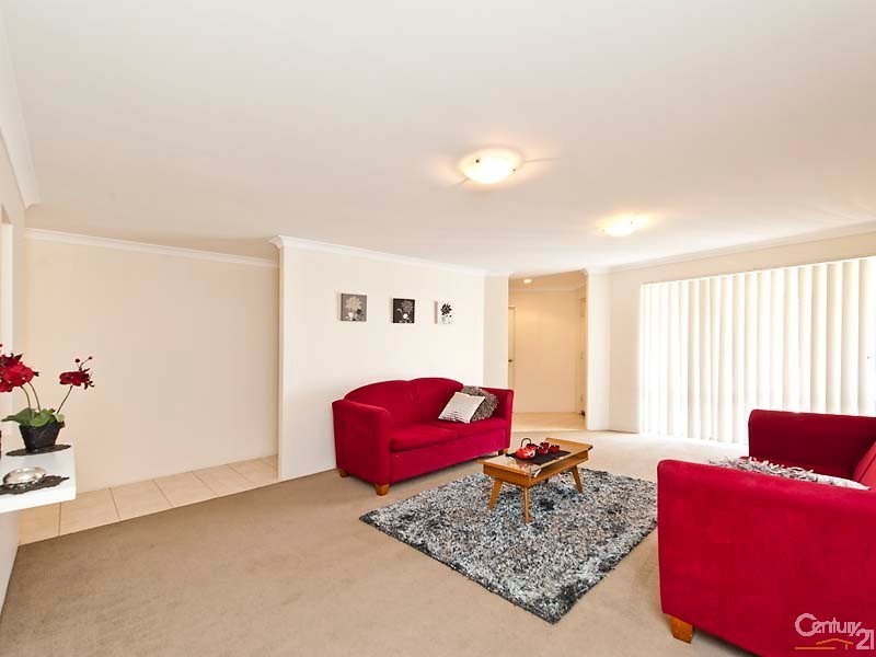 33 Sanderstead Loop, Butler WA 6036