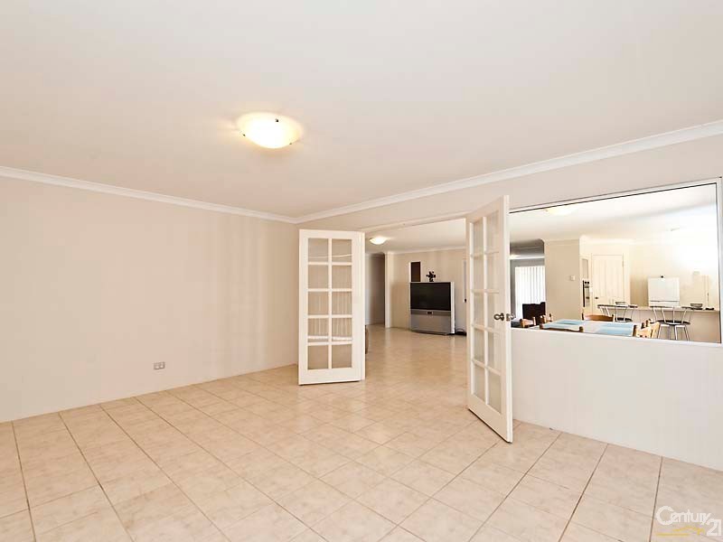 33 Sanderstead Loop, Butler WA 6036