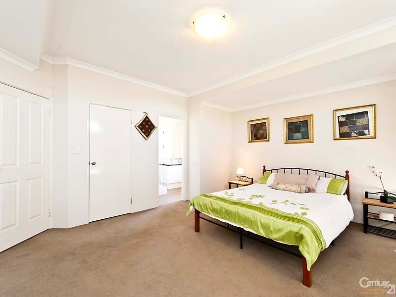 33 Sanderstead Loop, Butler WA 6036