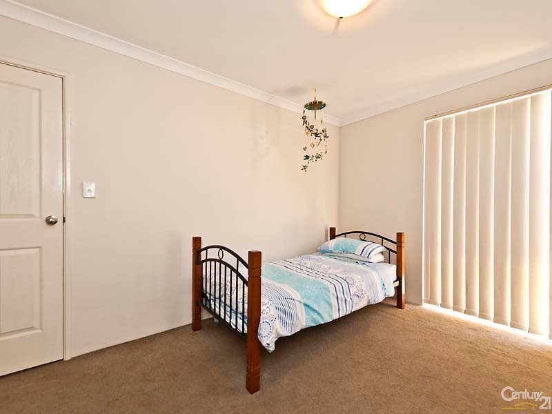 33 Sanderstead Loop, Butler WA 6036