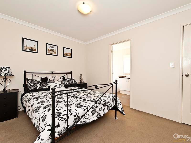 33 Sanderstead Loop, Butler WA 6036