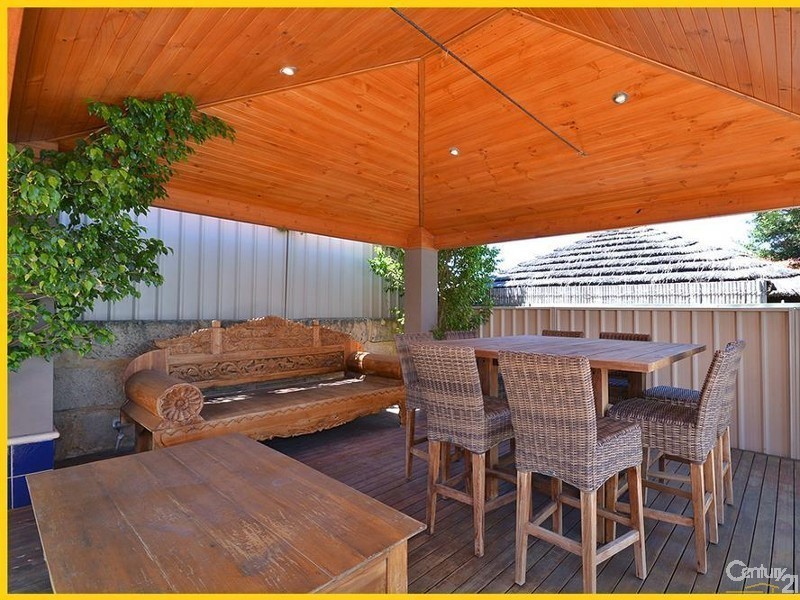 4 St Thomas Loop, Iluka WA 6028