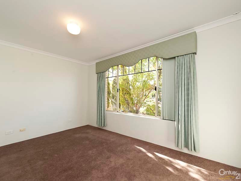 12 Mulgrave Loop, Mindarie WA 6030