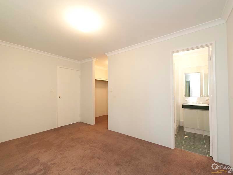 12 Mulgrave Loop, Mindarie WA 6030