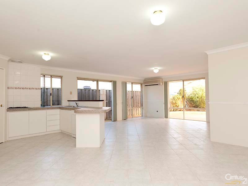 12 Mulgrave Loop, Mindarie WA 6030
