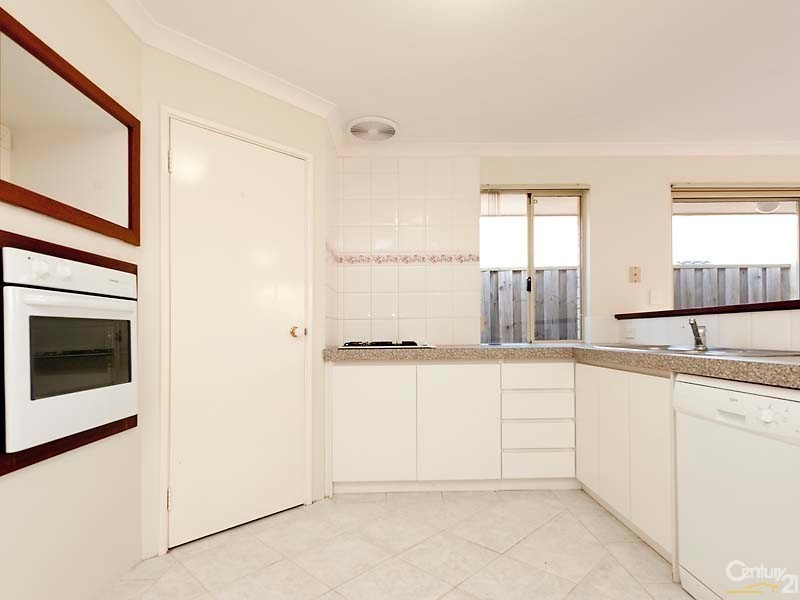 12 Mulgrave Loop, Mindarie WA 6030