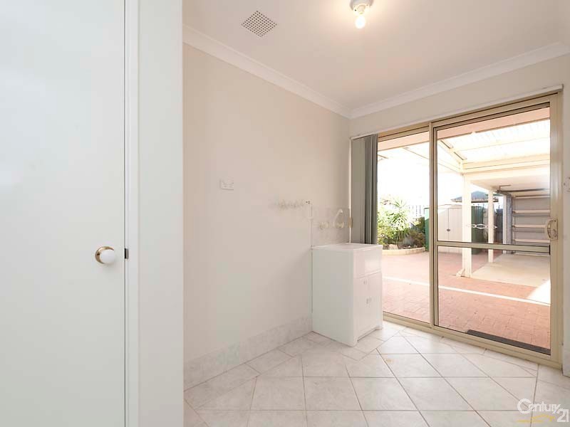 12 Mulgrave Loop, Mindarie WA 6030