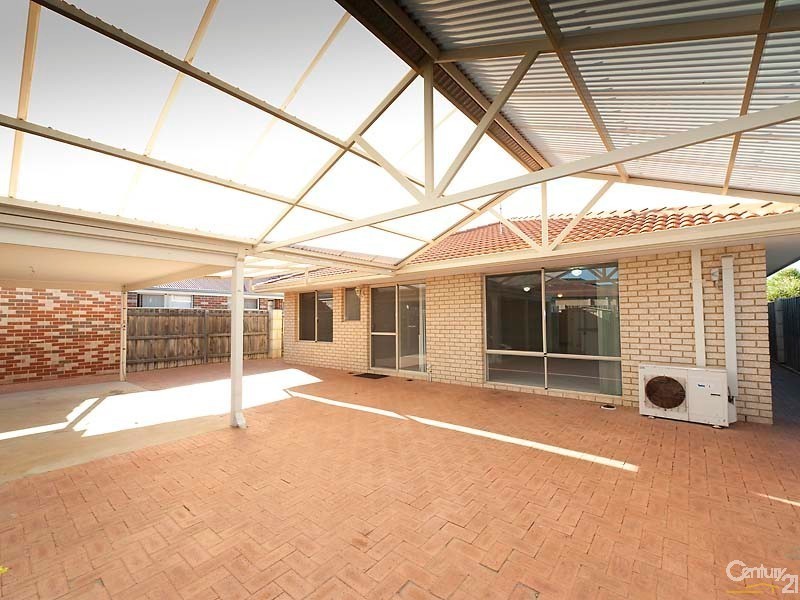 12 Mulgrave Loop, Mindarie WA 6030