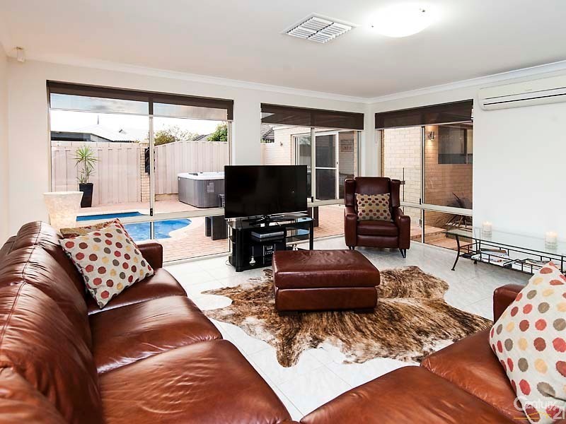 31 Weymouth Boulevard, Quinns Rocks WA 6030