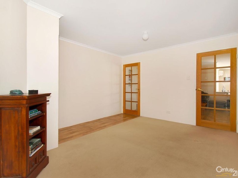 17 Mintaro Parade, Quinns Rocks WA 6030