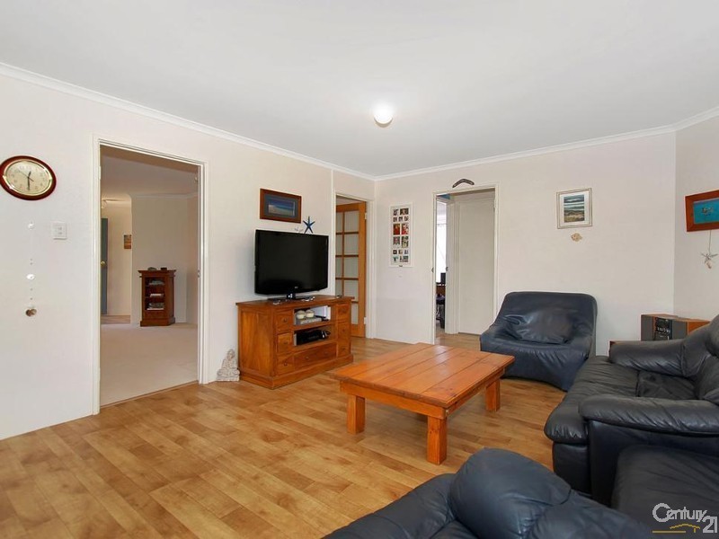 17 Mintaro Parade, Quinns Rocks WA 6030