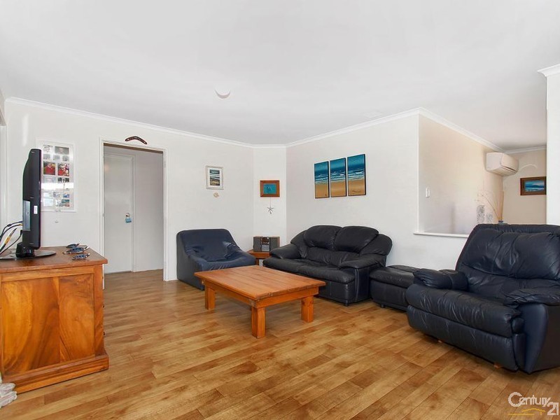 17 Mintaro Parade, Quinns Rocks WA 6030