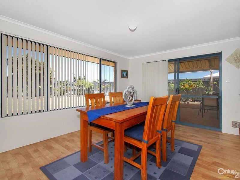 17 Mintaro Parade, Quinns Rocks WA 6030