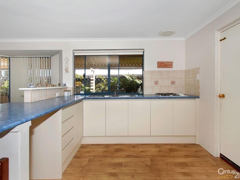 17 Mintaro Parade, Quinns Rocks WA 6030