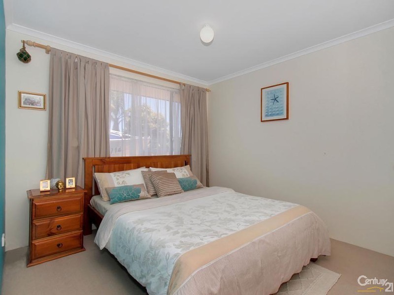 17 Mintaro Parade, Quinns Rocks WA 6030