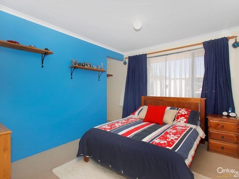 17 Mintaro Parade, Quinns Rocks WA 6030