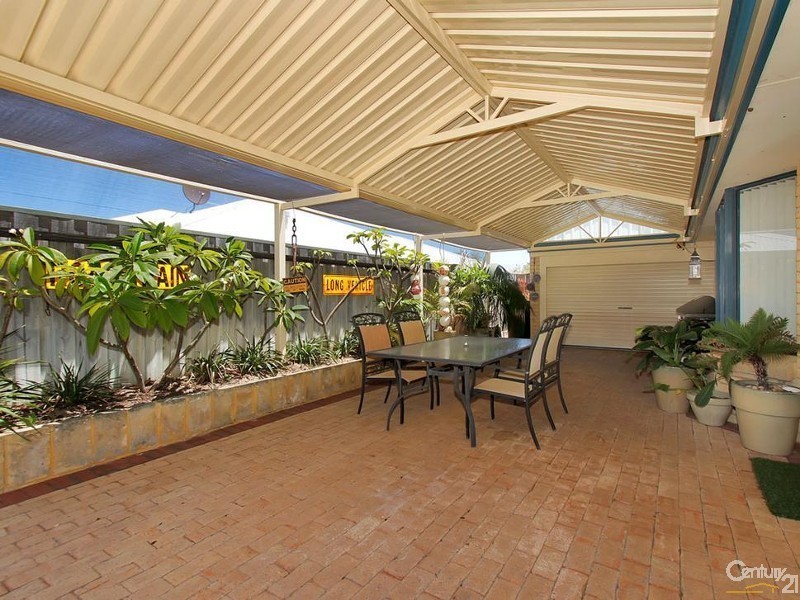 17 Mintaro Parade, Quinns Rocks WA 6030