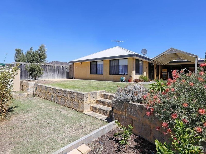 61 Lithgow Drive, Clarkson WA 6030