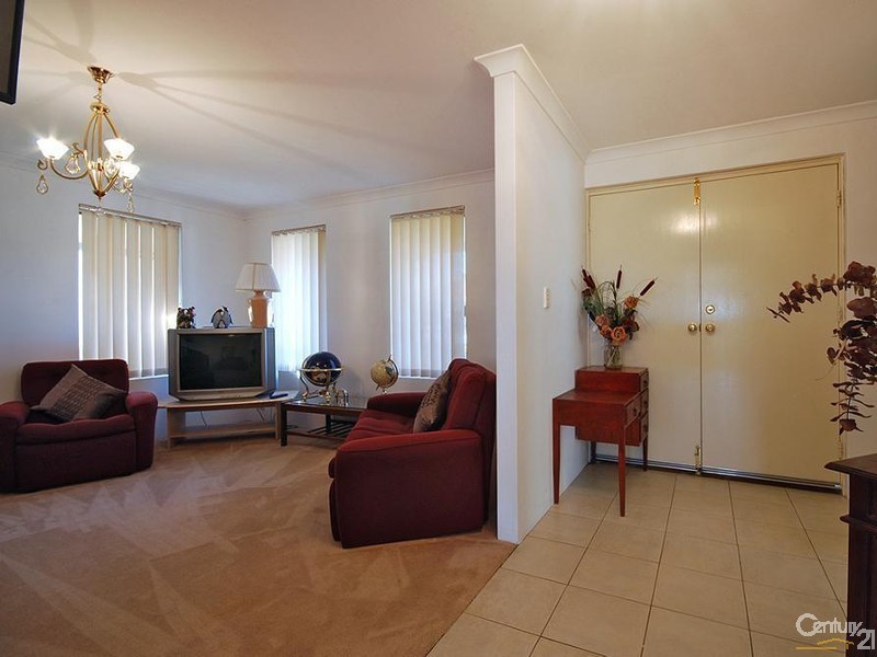 6 Holroyd Link, Wanneroo WA 6065